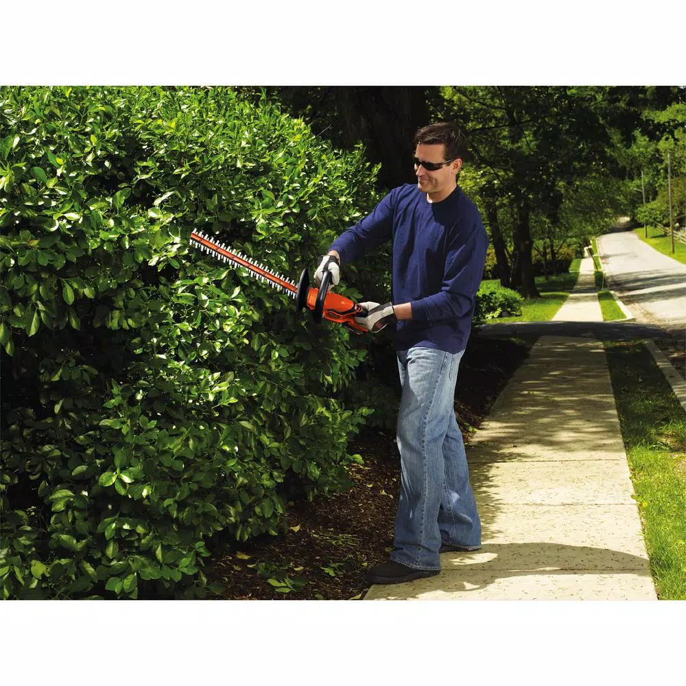 Trimmers BLACK+DECKER 22 In. 20V Max Cordless Hedge Trimmer With (2) 1.5Ah Batteries And Charger With Bonus Blower Kit Included - Image 9