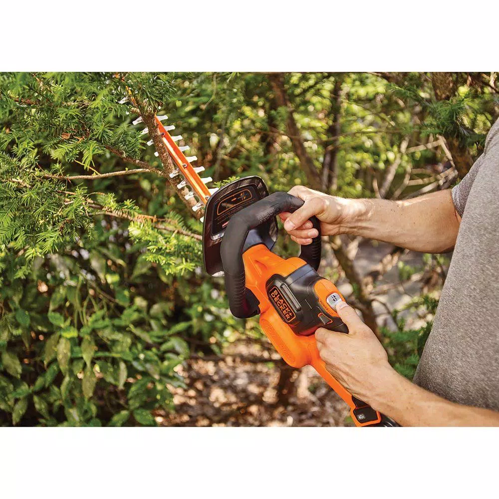 Trimmers BLACK+DECKER 24 In. 40V MAX Lithium-Ion Cordless POWERCUT Hedge Trimmer With (1) 1.5Ah Battery And Charger Included - Image 5