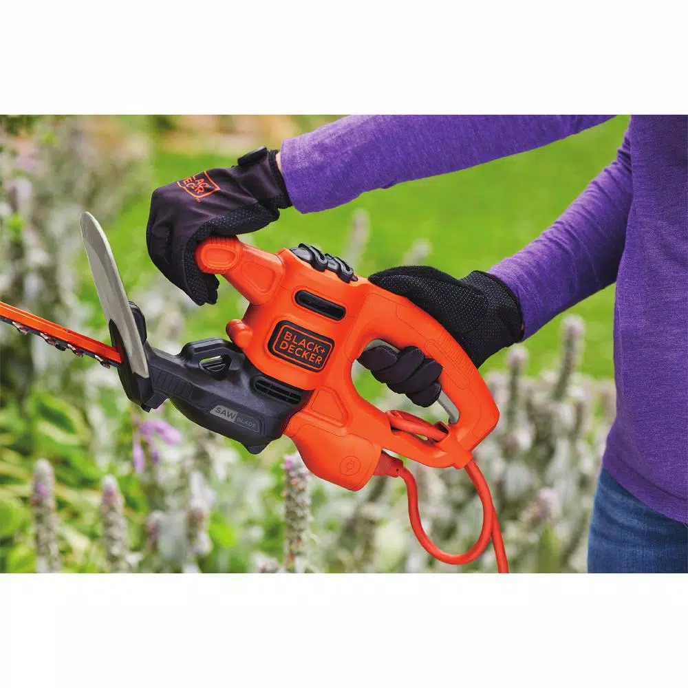 Trimmers BLACK+DECKER 16 In. SAWBLADE 3.0 Amp Corded Electric Hedge Trimmer - Image 4