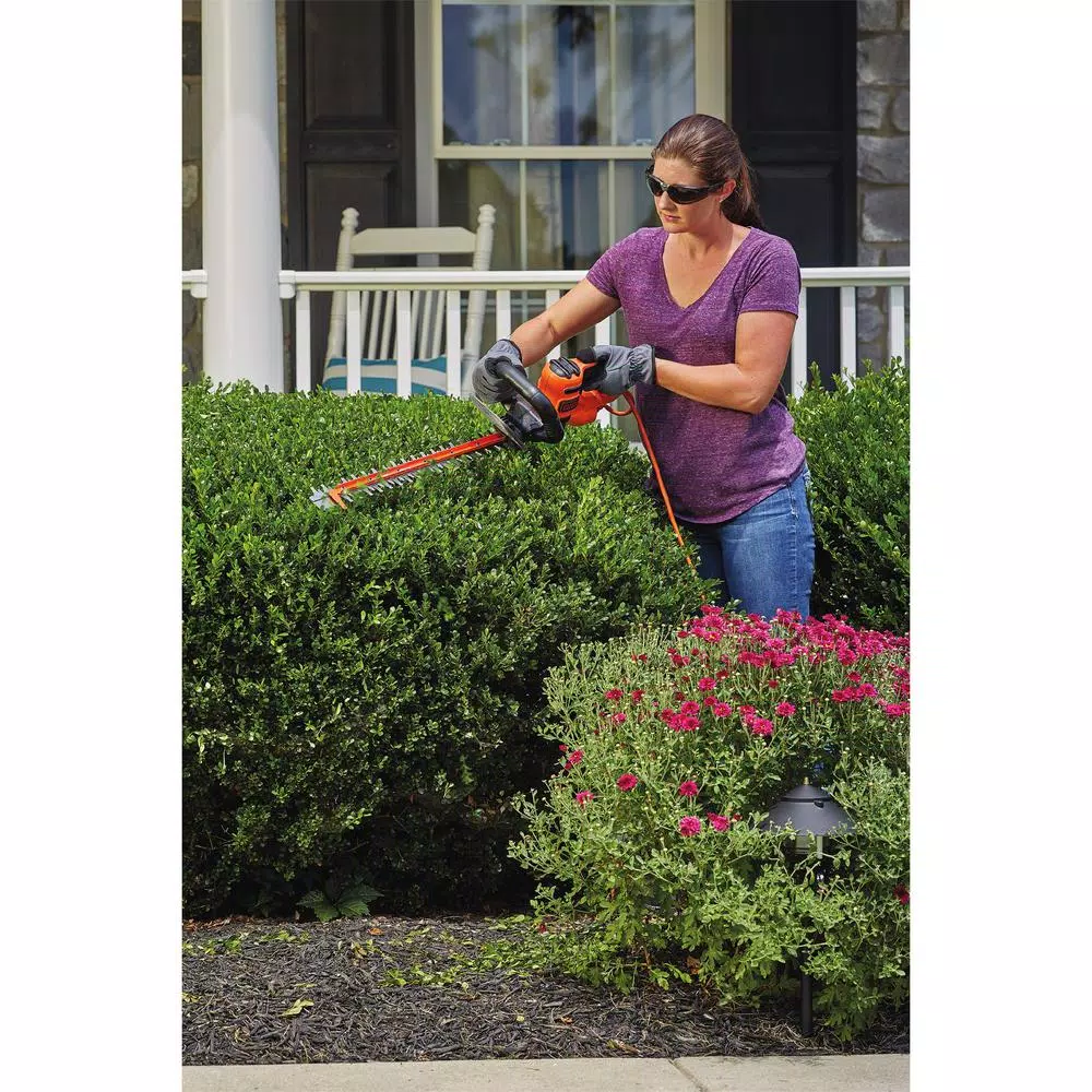 Trimmers BLACK+DECKER 20 In. 3.8 Amp Corded Electric Hedge Trimmer - Image 13