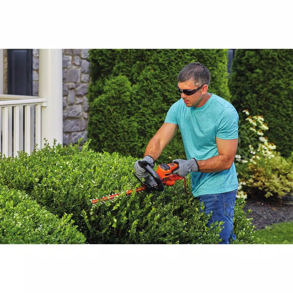 Trimmers BLACK+DECKER 20 In. 3.8 Amp Corded Electric Hedge Trimmer - Image 2