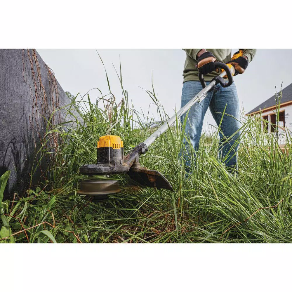 Trimmers DEWALT 13 In. 20V Max Lithium-Ion Cordless String Trimmer With (1) 4.0Ah Battery And Charger Included 6 Trimmers DEWALT 13 In. 20V Max Lithium-Ion Cordless String Trimmer With (1) 4.0Ah Battery And Charger Included - Image 4